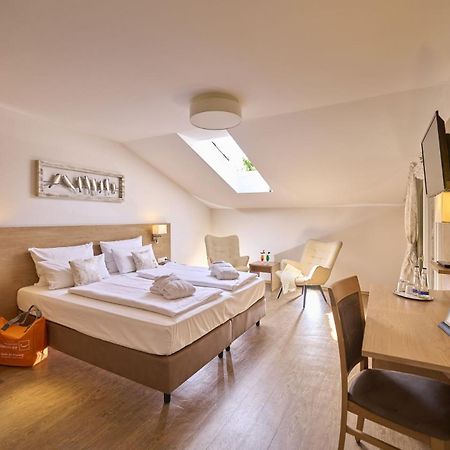 Stroebinger Hof - Therme Wellness Resort Bad Endorf Eksteriør billede